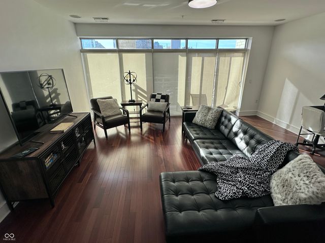 802 N Meridian Street 204, Indianapolis, IN 46204