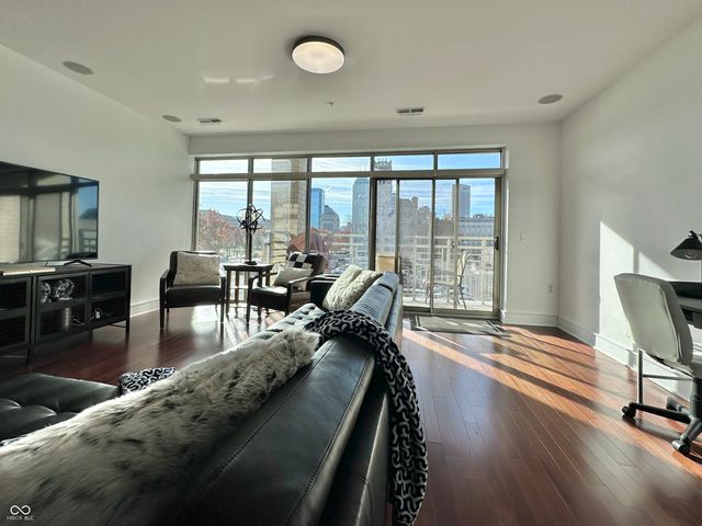 802 N Meridian Street 204, Indianapolis, IN 46204