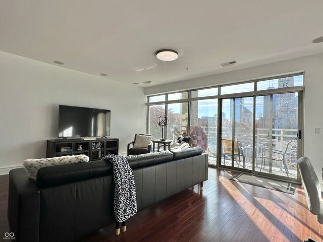 802 N Meridian Street 204, Indianapolis, IN 46204