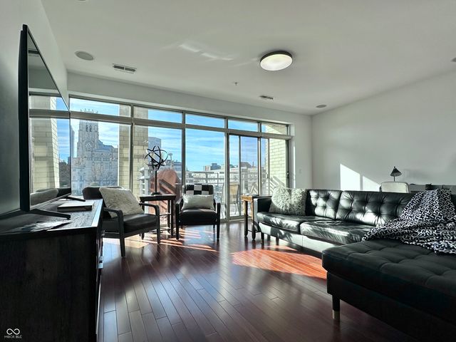 802 N Meridian Street 204, Indianapolis, IN 46204