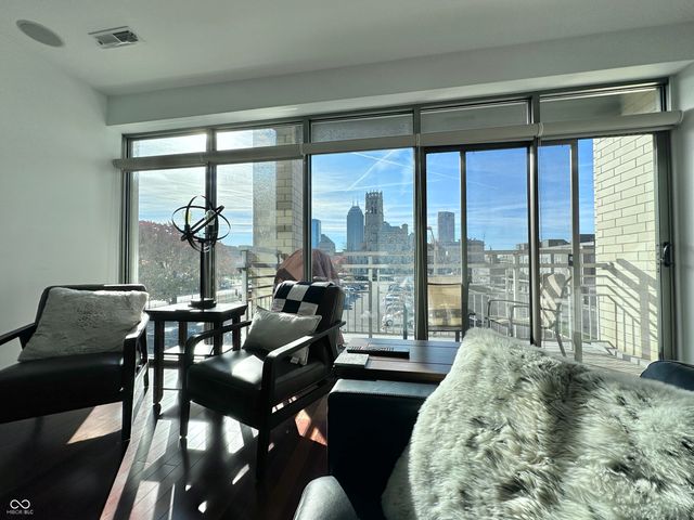 802 N Meridian Street 204, Indianapolis, IN 46204