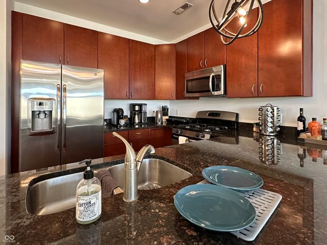 802 N Meridian Street 204, Indianapolis, IN 46204