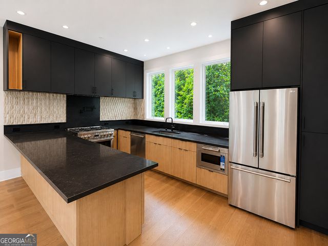 3521 Kingsboro Road, Atlanta, GA 30326