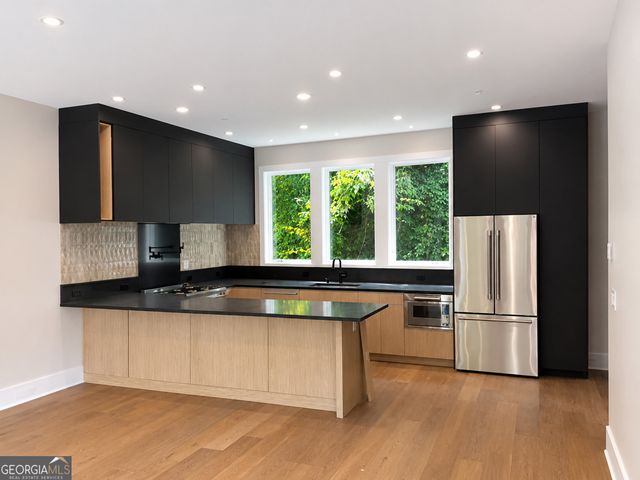 3521 Kingsboro Road, Atlanta, GA 30326