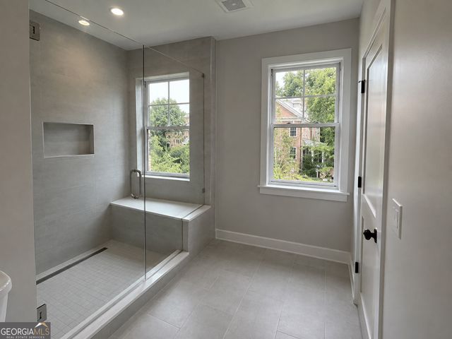 3521 Kingsboro Road, Atlanta, GA 30326