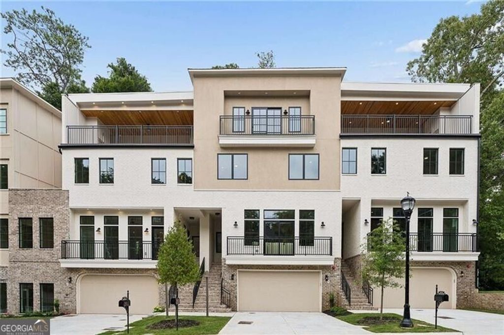 3521 Kingsboro Road, Atlanta, GA 30326