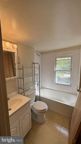 5517 DEER POND LN, Suitland, MD 20746