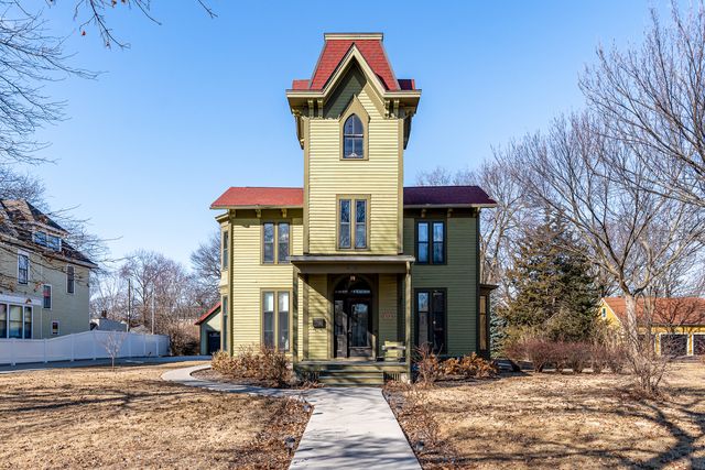 824 20th Street, Rock Island, IL 61201