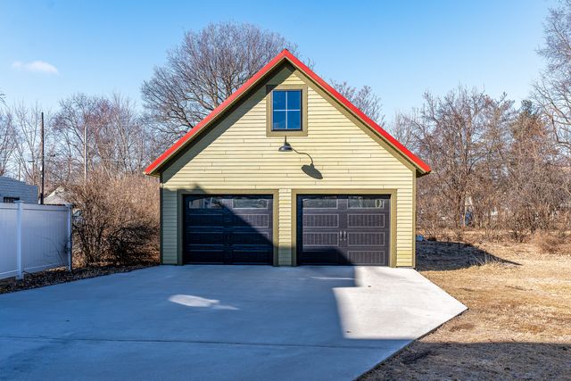 824 20th Street, Rock Island, IL 61201