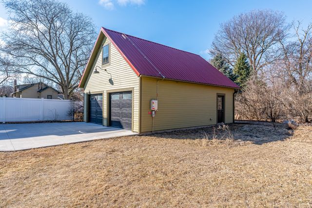 824 20th Street, Rock Island, IL 61201