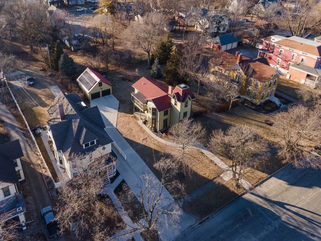 824 20th Street, Rock Island, IL 61201