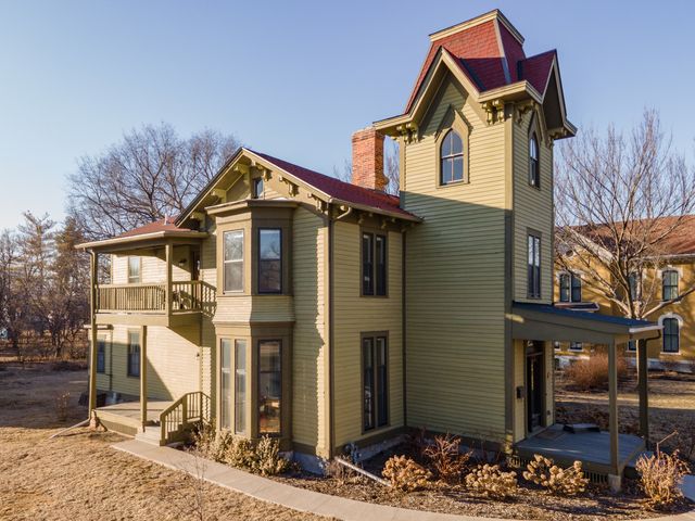 824 20th Street, Rock Island, IL 61201