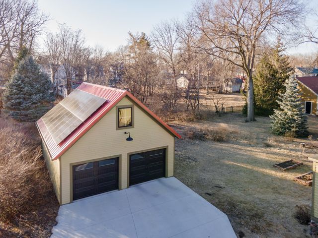 824 20th Street, Rock Island, IL 61201