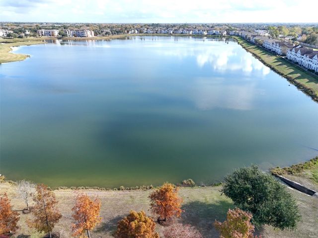 8020 Serenity Drive, Pearland, TX 77584