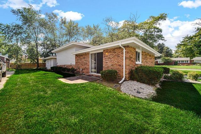 205 Fairview Lane, Schererville, IN 46375