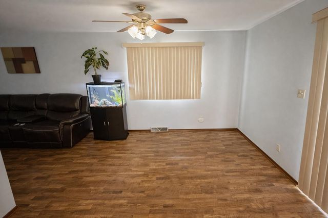 205 Fairview Lane, Schererville, IN 46375