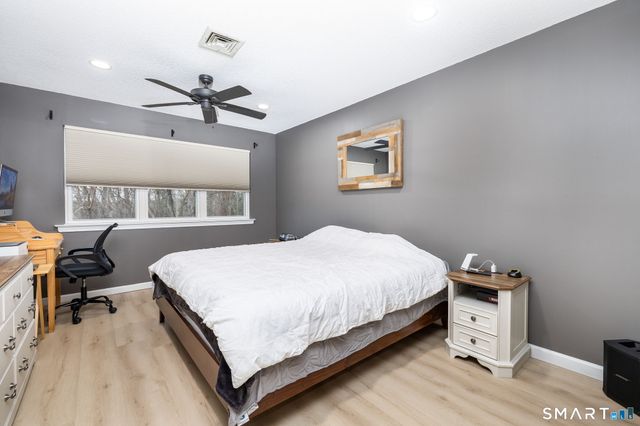 27 Folkstone Road APT C, East Windsor, CT 06016