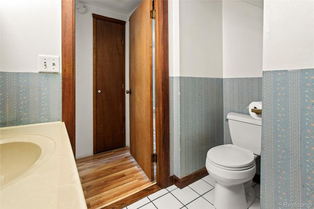 225 W Ridge Street, Owosso, MI 48867