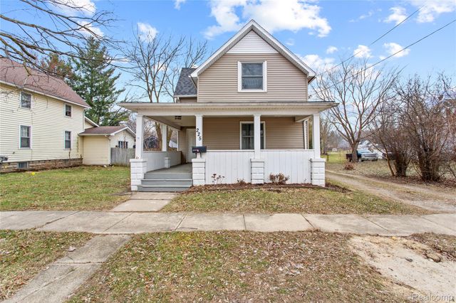 225 W Ridge Street, Owosso, MI 48867