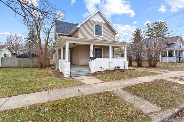 225 W Ridge Street, Owosso, MI 48867