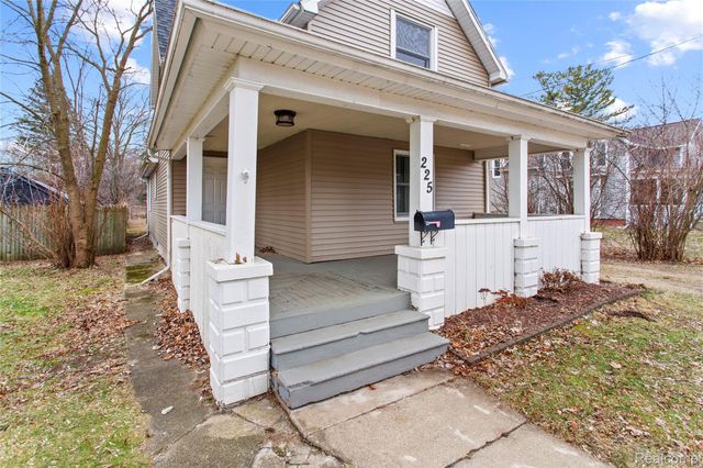 225 W Ridge Street, Owosso, MI 48867