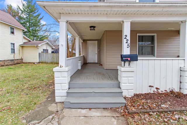 225 W Ridge Street, Owosso, MI 48867