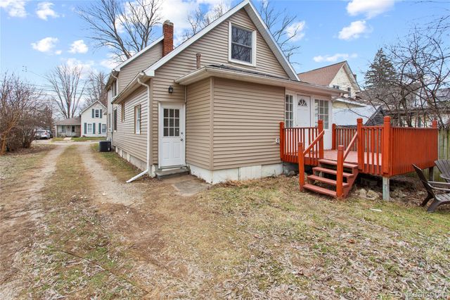 225 W Ridge Street, Owosso, MI 48867