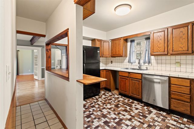 225 W Ridge Street, Owosso, MI 48867