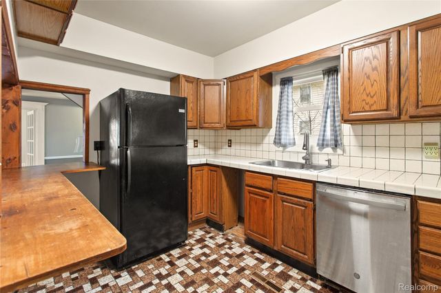 225 W Ridge Street, Owosso, MI 48867