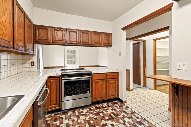 225 W Ridge Street, Owosso, MI 48867