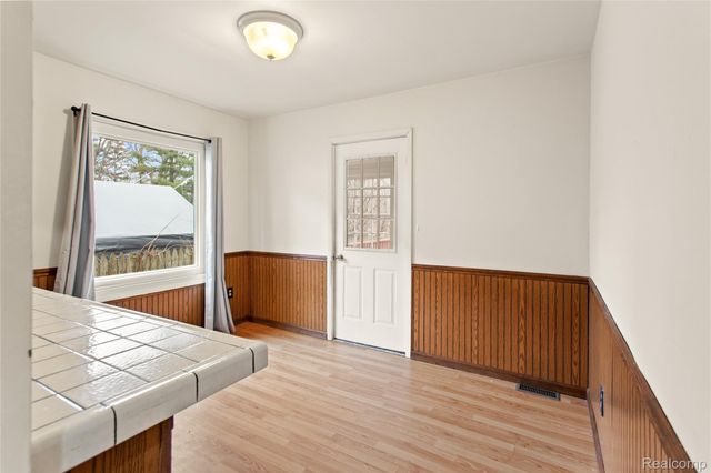 225 W Ridge Street, Owosso, MI 48867