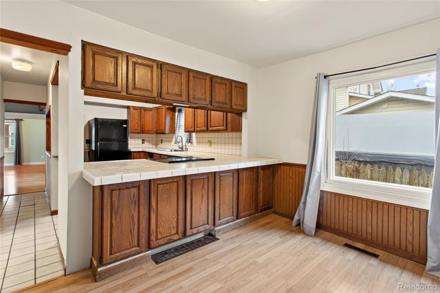 225 W Ridge Street, Owosso, MI 48867