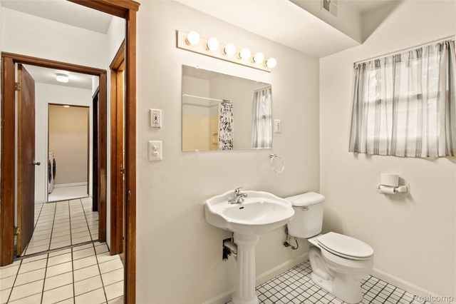 225 W Ridge Street, Owosso, MI 48867