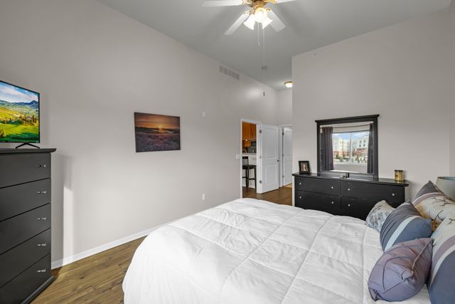 6350 Coachlight Drive 1306, West Des Moines, IA 50266