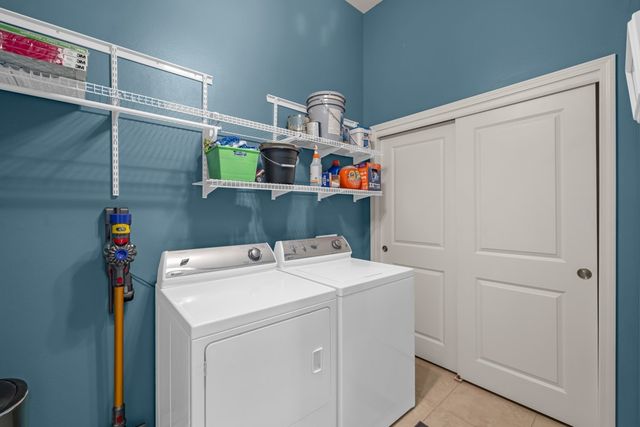 6350 Coachlight Drive 1306, West Des Moines, IA 50266