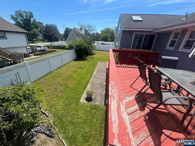177 Truman Terrace, Paramus, NJ 07652