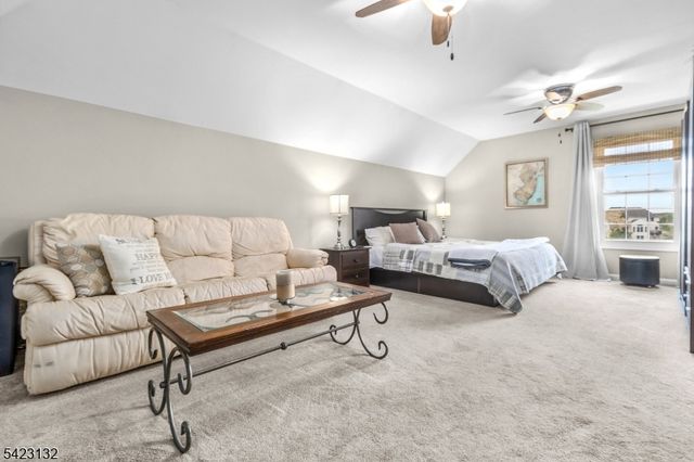 13 Wilson Way, Raritan Twp., NJ 08551