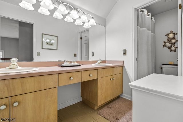 13 Wilson Way, Raritan Twp., NJ 08551