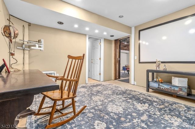 13 Wilson Way, Raritan Twp., NJ 08551