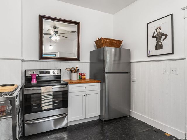 2213 N Flores Street, San Antonio, TX 78212
