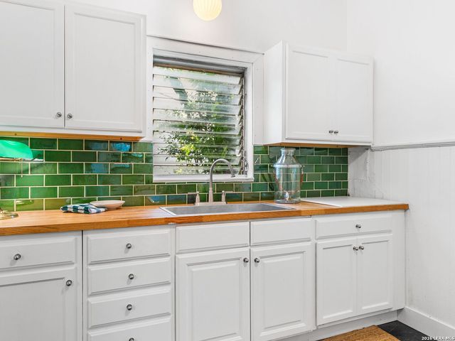 2213 N Flores Street, San Antonio, TX 78212
