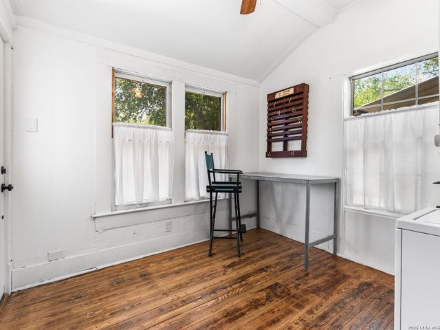 2213 N Flores Street, San Antonio, TX 78212