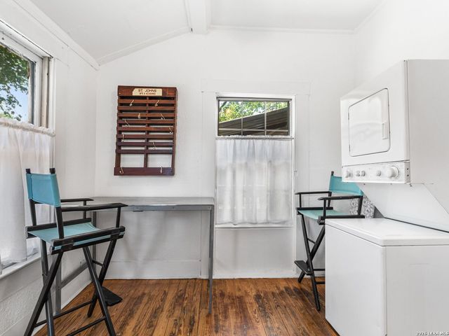 2213 N Flores Street, San Antonio, TX 78212