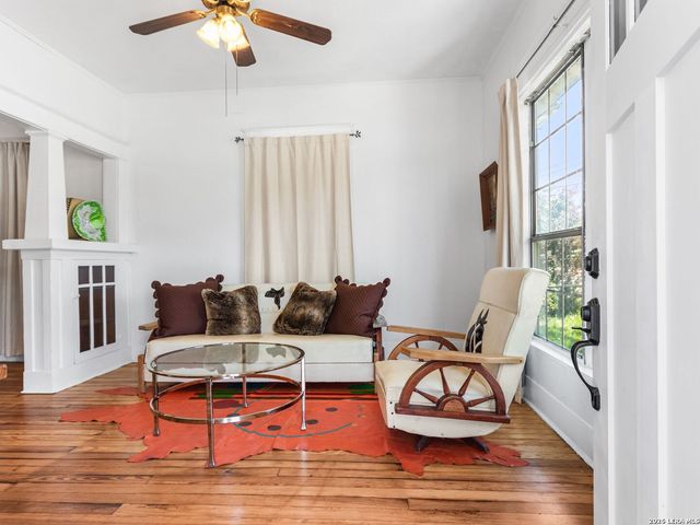 2213 N Flores Street, San Antonio, TX 78212