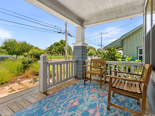 2213 N Flores Street, San Antonio, TX 78212