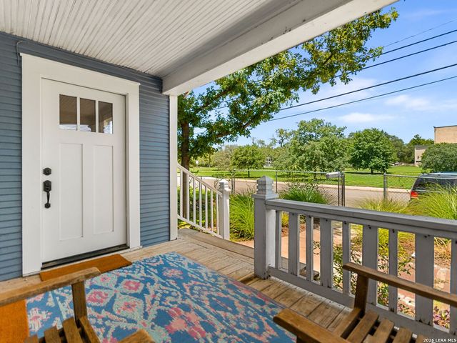 2213 N Flores Street, San Antonio, TX 78212