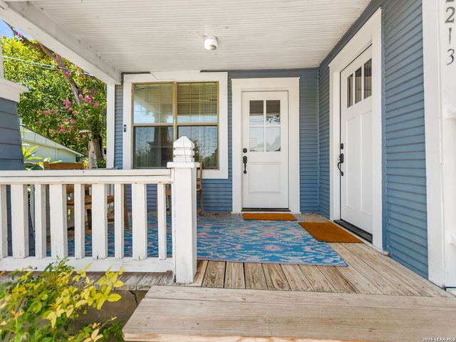 2213 N Flores Street, San Antonio, TX 78212