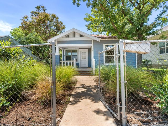 2213 N Flores Street, San Antonio, TX 78212