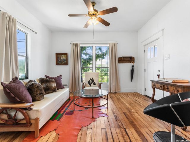 2213 N Flores Street, San Antonio, TX 78212