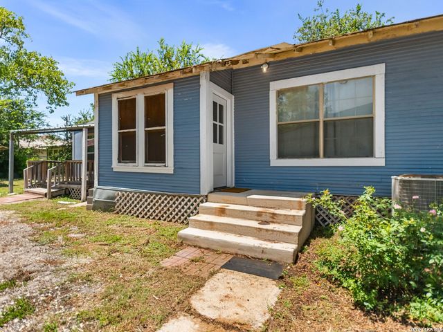 2213 N Flores Street, San Antonio, TX 78212
